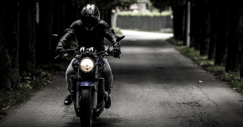 Comment bien négocier un enchaînement de virages en S : le guide
