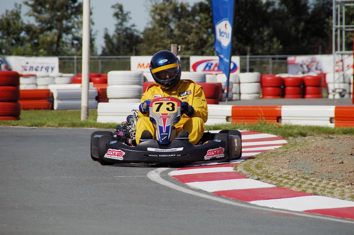 Découvrez les meilleures pistes de karting en France pour une expérience inoubliable en 2026