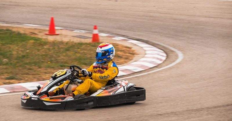 Est-il autorisé de faire du karting en short ?